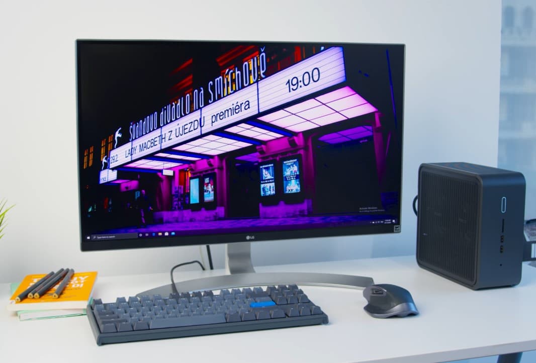 Evaluating the performance of INTEL NUC 9 XEON 8-core 16-thread XEON CPU E-2286M