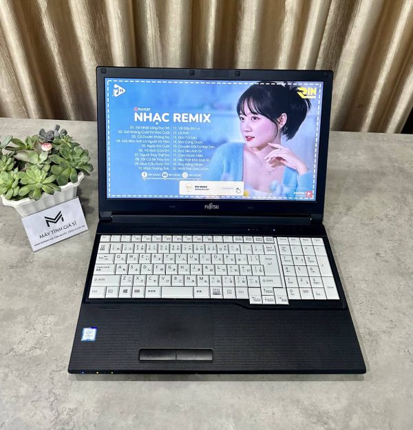 Fujitsu A577 / Core i3-7100U / 4GB / HDD 500GB / 15.6inch HD