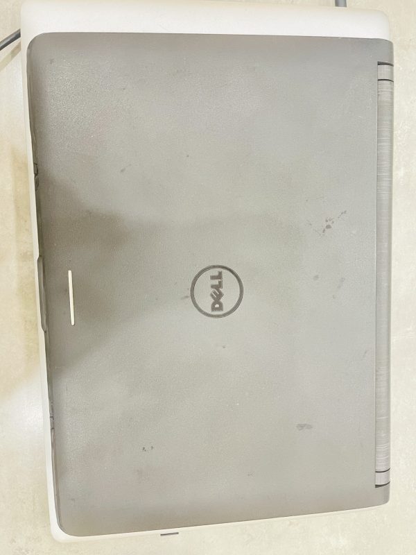 Dell Latitude 3350 / Core i5-5200U / 8GB / HDD 250GB / 14inch HD Touch