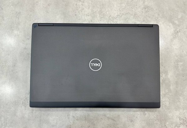 Dell Precision 7730 / Core i7-8850H / 32GB / SSD 512GB / P5200 / 17.3inch FHD