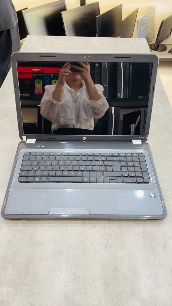 HP Pavilon G7 / i3-M370 / 4GB / HDD 500GB / 17.3inch HD
