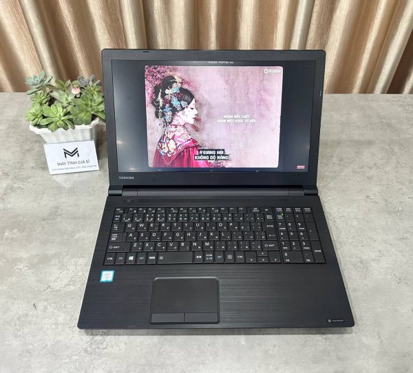 Toshiba B55 / Core i3-6006U / 4GB / SSD 128GB / 15.6inch HD
